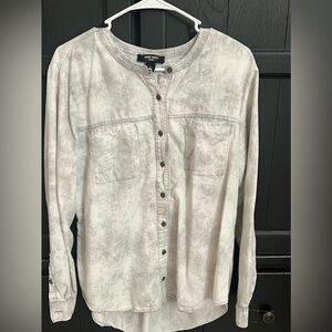 Nine West Light Gray Button-Up Top